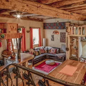 The Dragon Barn - Ascou